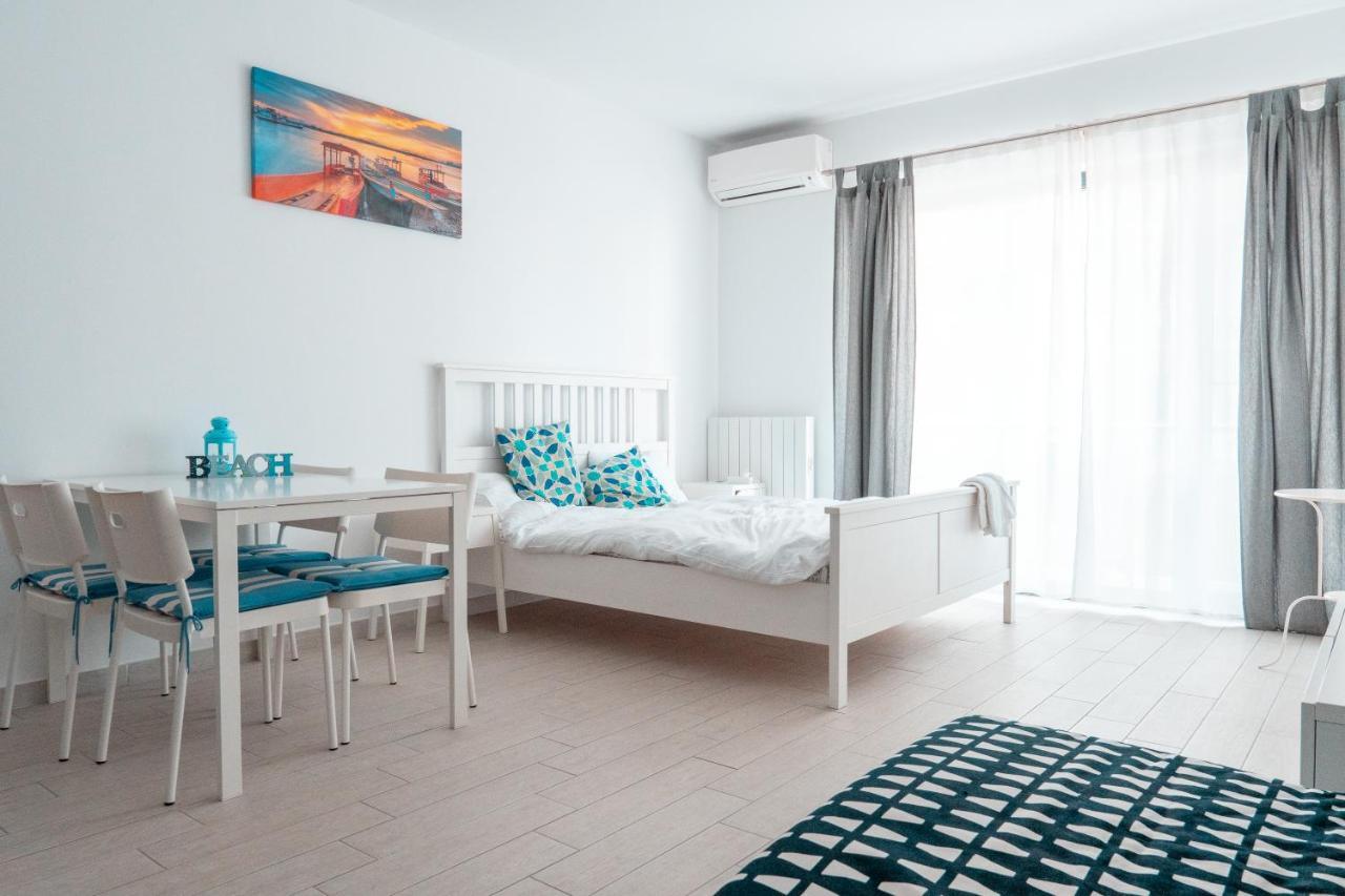 Bright Apartments Mamaia Nord Esterno foto