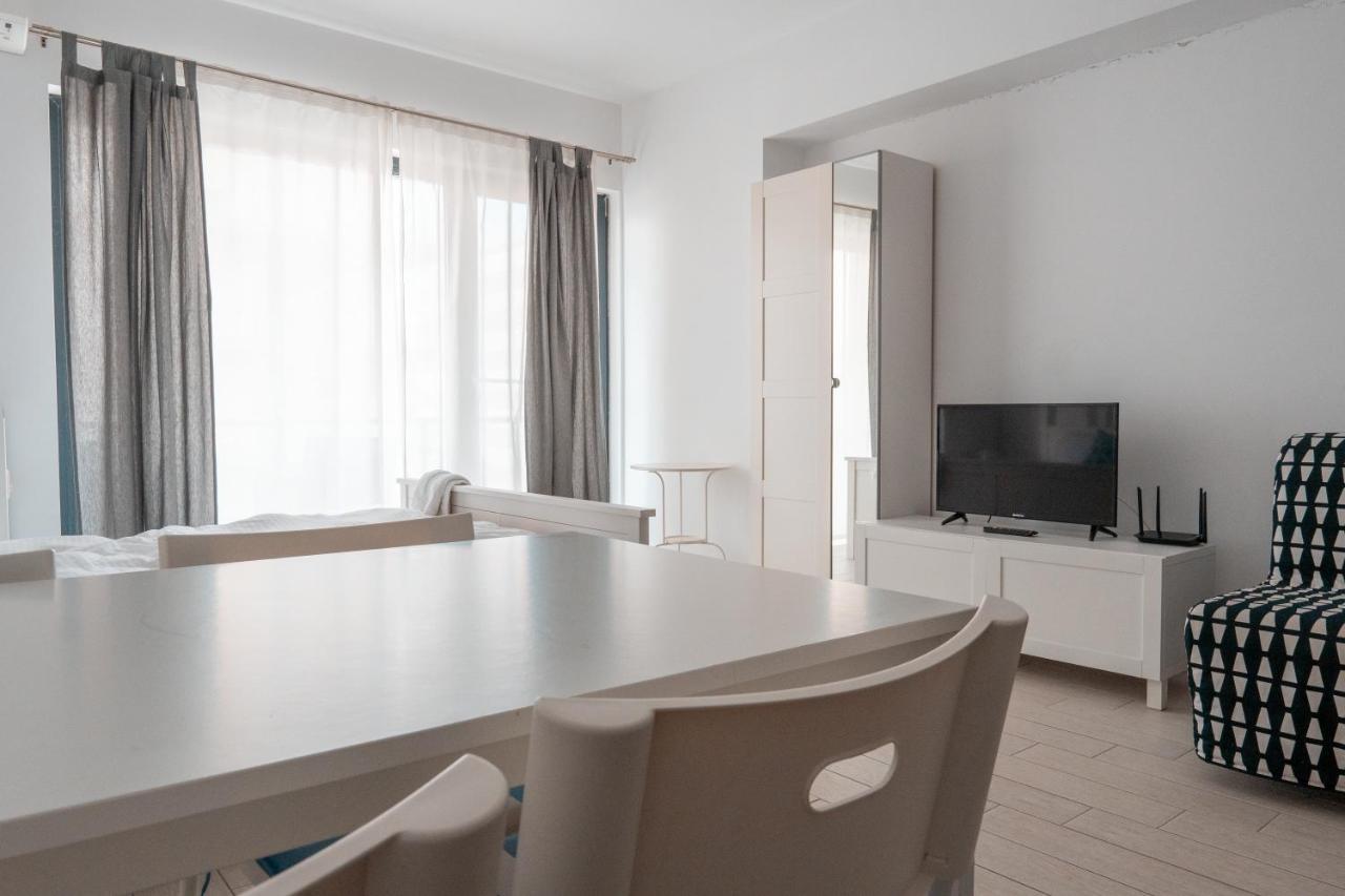Bright Apartments Mamaia Nord Esterno foto
